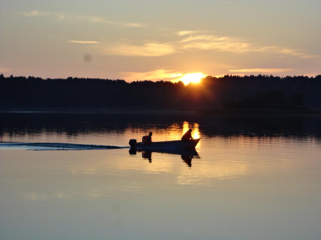 Hjortoe Stugor & Stockhus Finstrom الغرفة الصورة