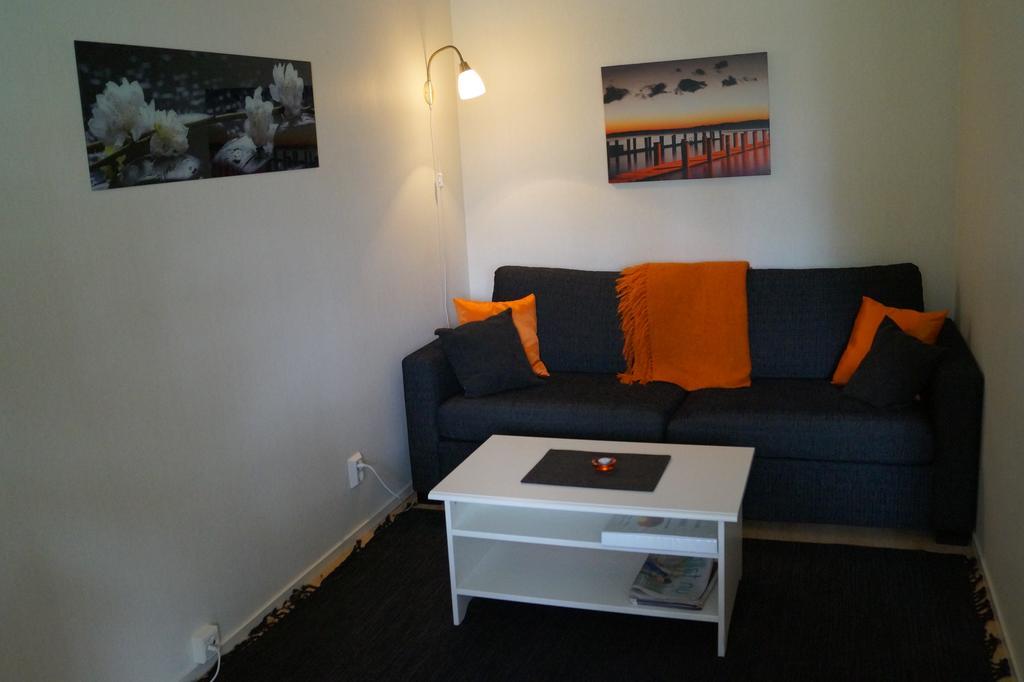 Hjortoe Stugor & Stockhus Finstrom الغرفة الصورة