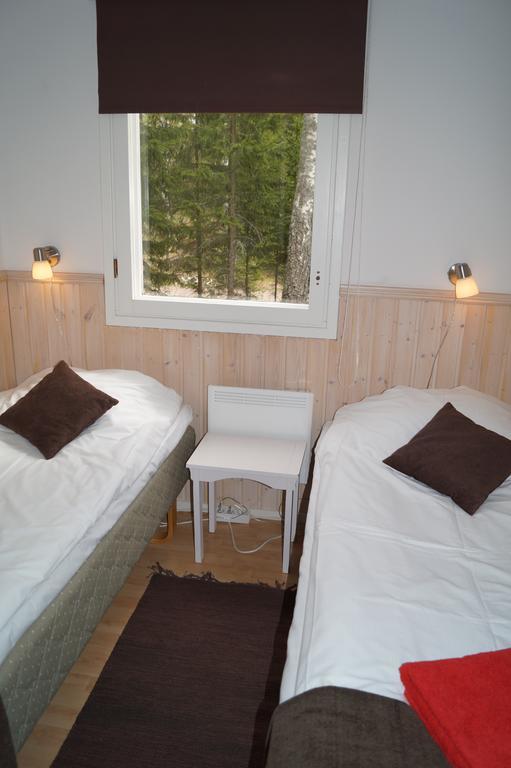 Hjortoe Stugor & Stockhus Finstrom الغرفة الصورة